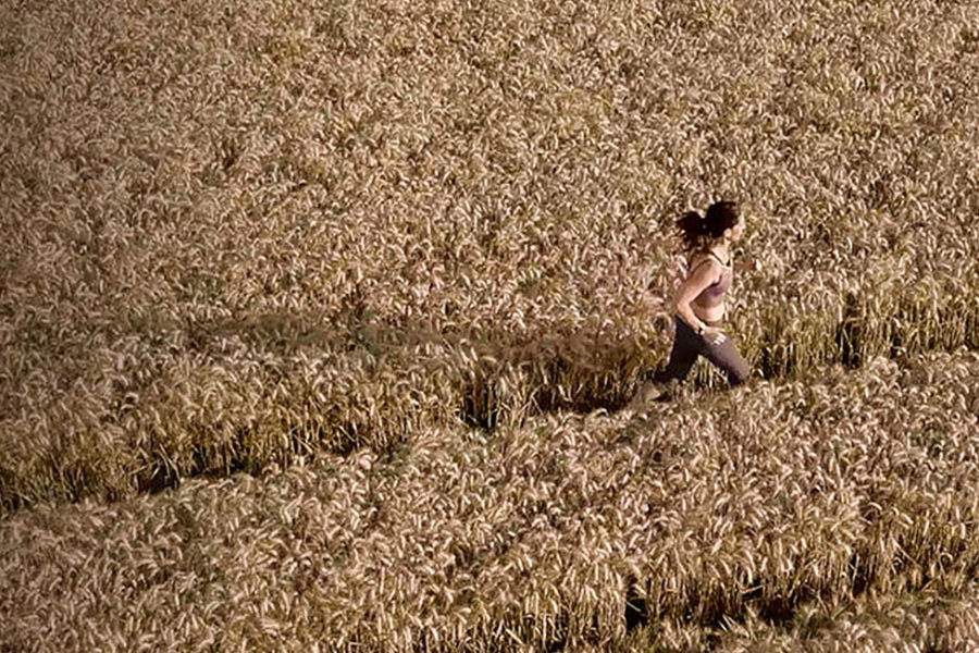 runner in field